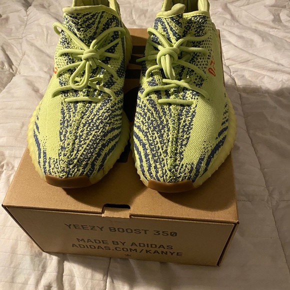 Yeezy 350 Semi Frozen
